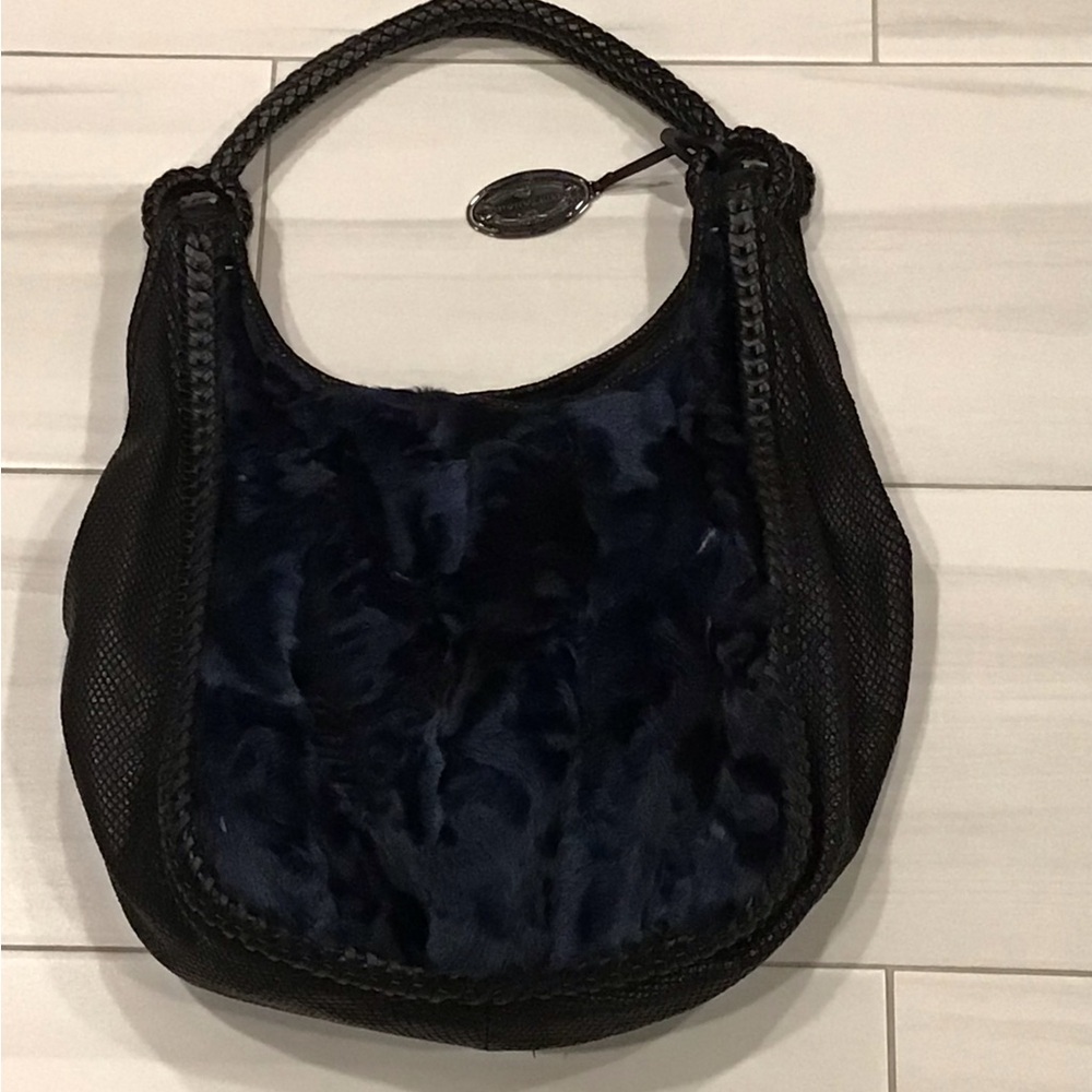 Elite Tahari Large Black Tote Bag With Dark Blue Fur - Picture 4 of 13
